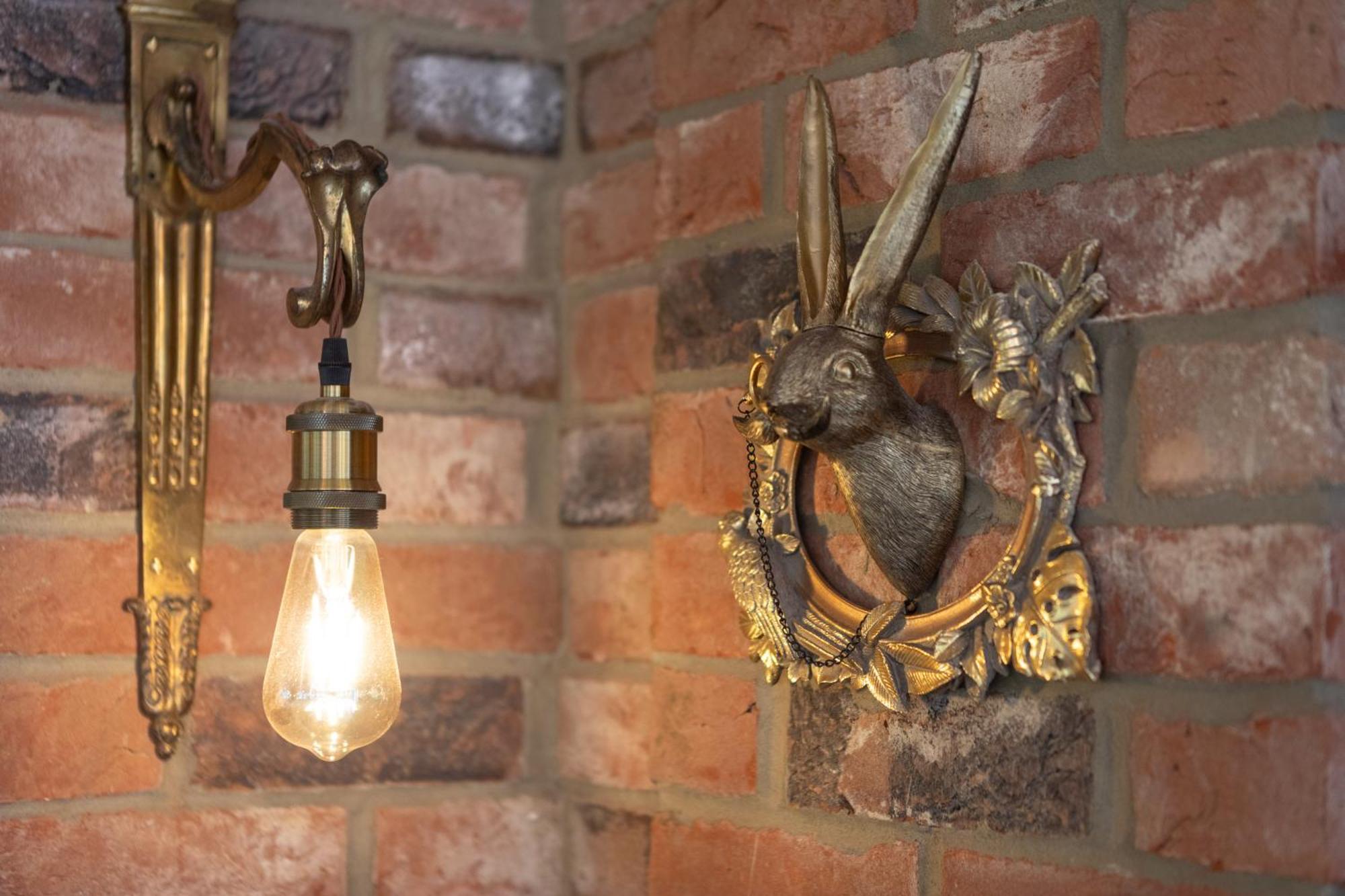Bed and Breakfast Mount Edgcumbe Royal Tunbridge Wells Exterior foto A wall light