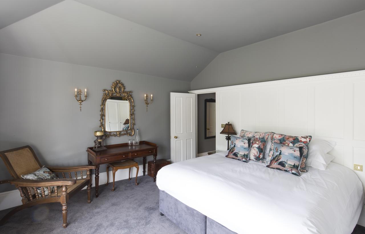 Bed and Breakfast Mount Edgcumbe Royal Tunbridge Wells Exterior foto The bedroom of the 19th-century house
