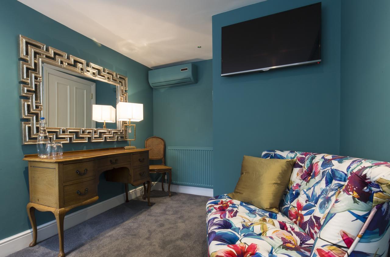 Bed and Breakfast Mount Edgcumbe Royal Tunbridge Wells Exterior foto A room at the hotel