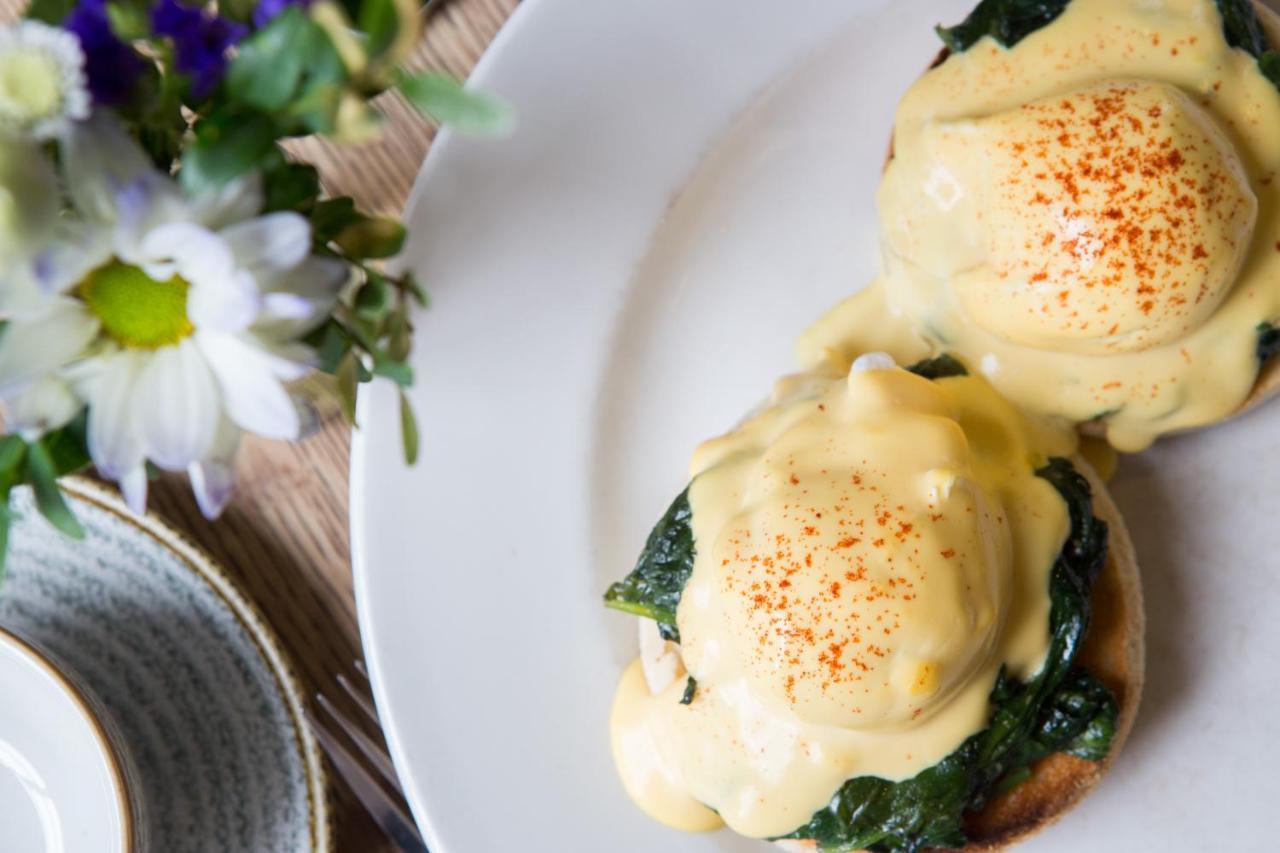 Bed and Breakfast Mount Edgcumbe Royal Tunbridge Wells Exterior foto Eggs Benedict