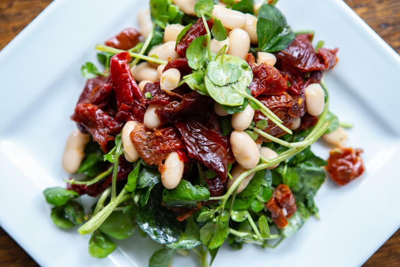 Bed and Breakfast Mount Edgcumbe Royal Tunbridge Wells Exterior foto A salad with watercress
